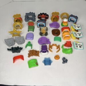 Tsum Tsum Disney Accessories/ Houses Lot of Many Pieces Collectible Toys